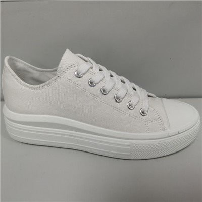 Kadın Beyaz Renk Kanvas Spor Ayakkabı